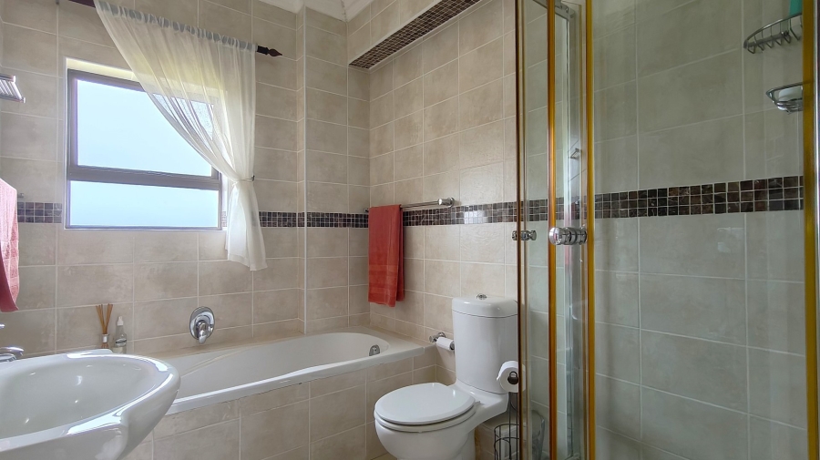5 Bedroom Property for Sale in Num Num Cape Estate Western Cape